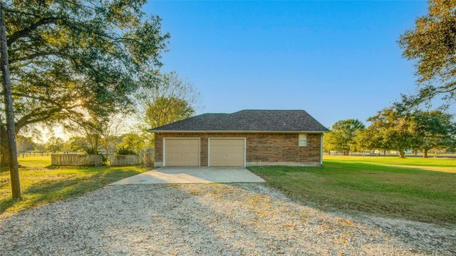 21503 Pecan Bend Road, Damon, TX 77430