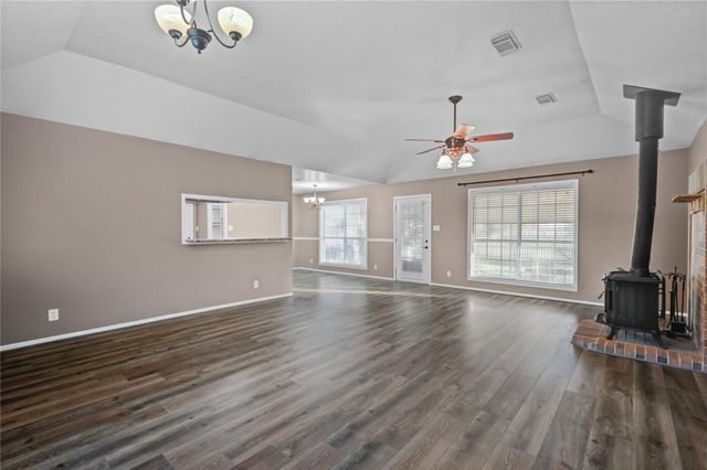 21503 Pecan Bend Road, Damon, TX 77430