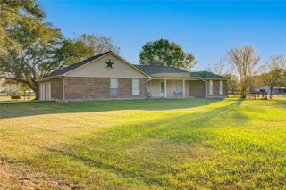 21503 Pecan Bend Road, Damon, TX 77430