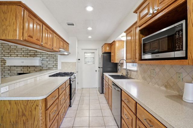 11118 Cedarview Lane, Houston, TX 77041