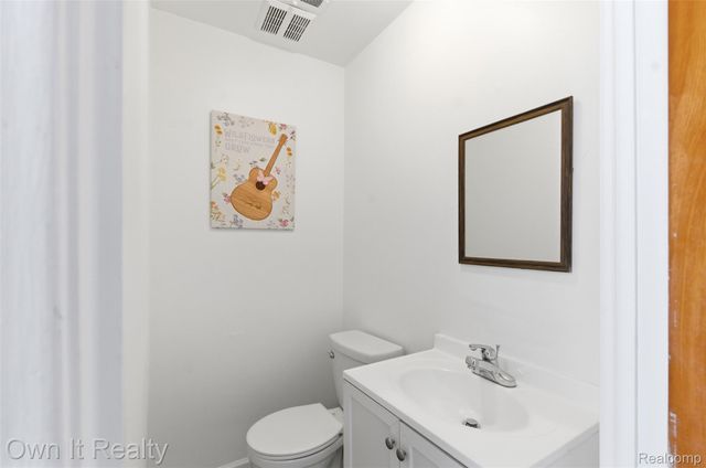 15324 W Michigan Avenue, Dearborn, MI 48126