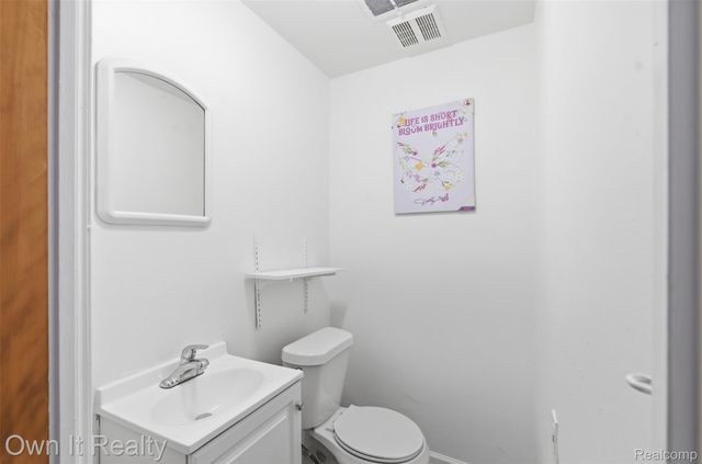 15324 W Michigan Avenue, Dearborn, MI 48126
