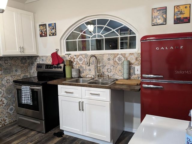 735 26TH AVENUE S, St Petersburg, FL 33705
