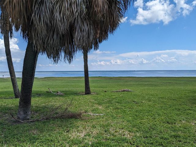 735 26TH AVENUE S, St Petersburg, FL 33705