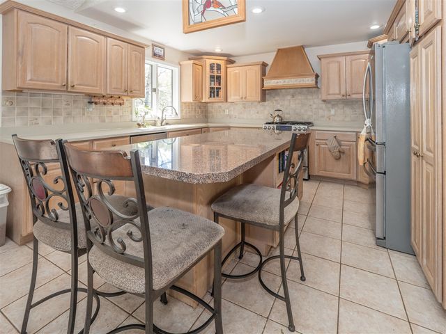 4115 S Van Kal Street, Mattawan, MI 49071