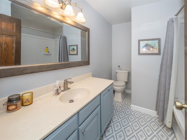4115 S Van Kal Street, Mattawan, MI 49071