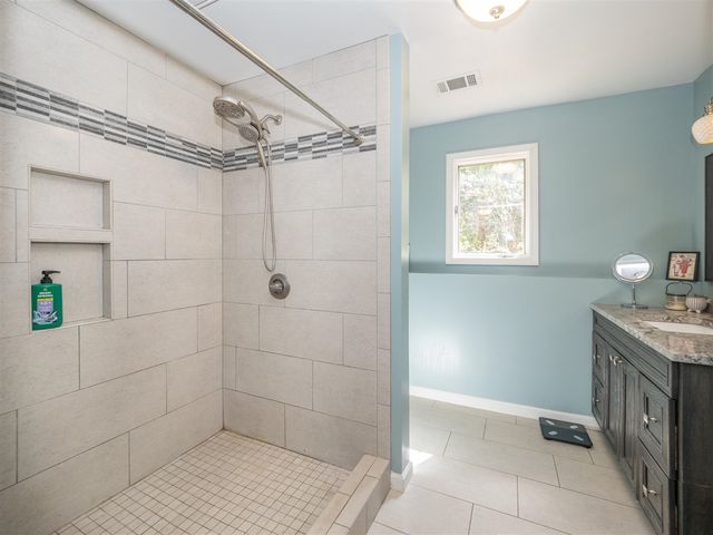 4115 S Van Kal Street, Mattawan, MI 49071