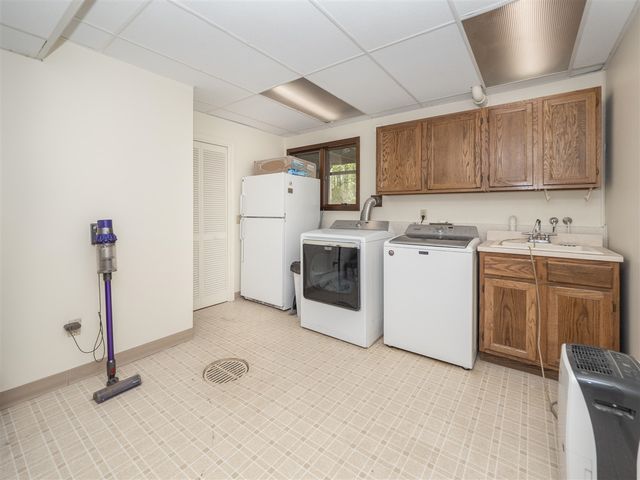 4115 S Van Kal Street, Mattawan, MI 49071