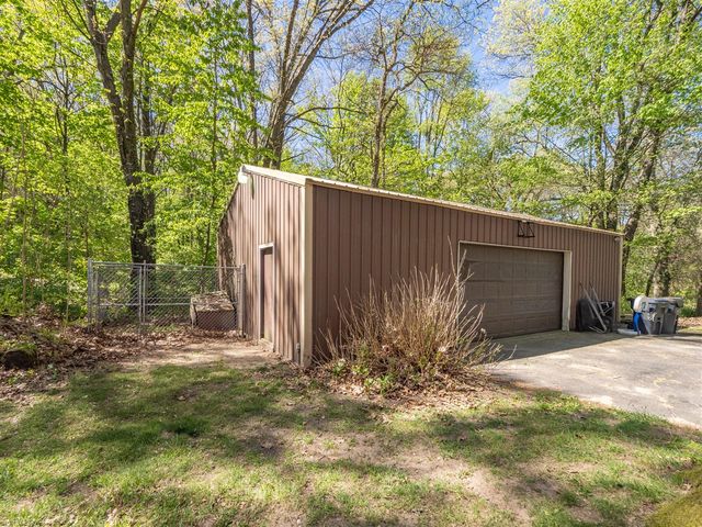4115 S Van Kal Street, Mattawan, MI 49071