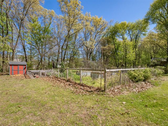 4115 S Van Kal Street, Mattawan, MI 49071