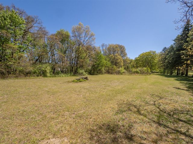 4115 S Van Kal Street, Mattawan, MI 49071
