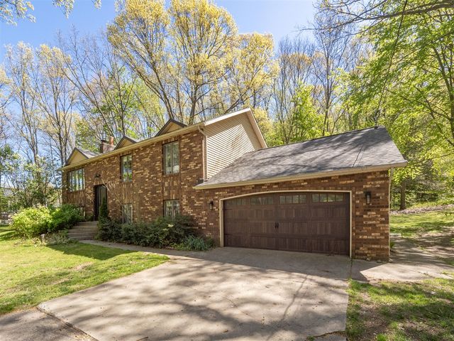 4115 S Van Kal Street, Mattawan, MI 49071