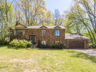 4115 S Van Kal Street, Mattawan, MI 49071