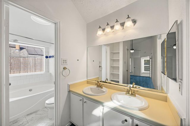 14914 Mauna Loa Lane, Houston, TX 77040