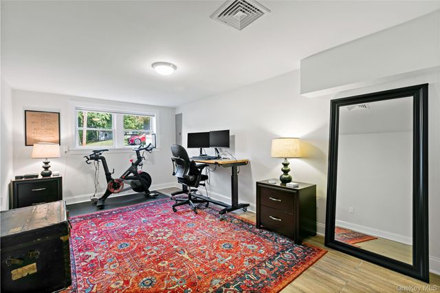 42 Park Drive, Cortlandt Manor, NY 10567