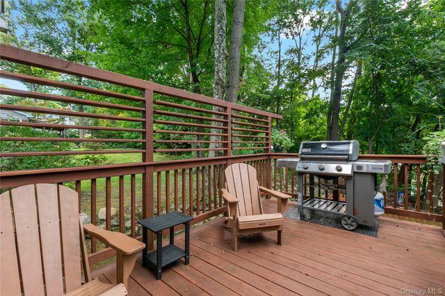 42 Park Drive, Cortlandt Manor, NY 10567