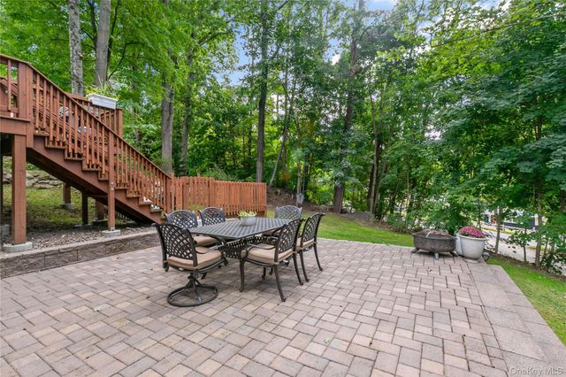 42 Park Drive, Cortlandt Manor, NY 10567