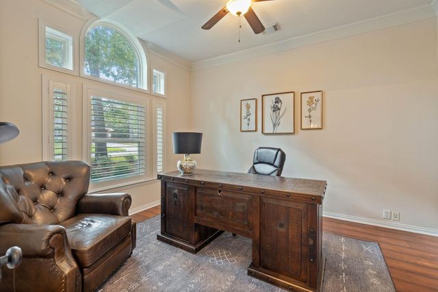 22 Greycrest Place, The Woodlands, TX 77382