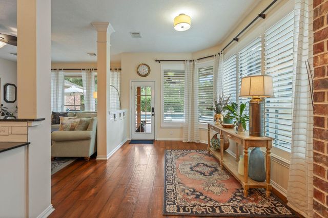 22 Greycrest Place, The Woodlands, TX 77382