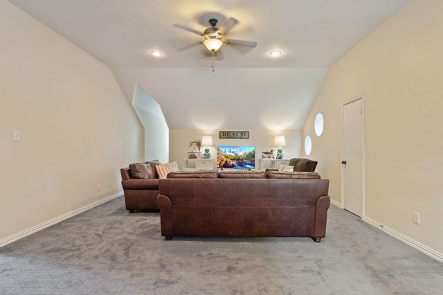 22 Greycrest Place, The Woodlands, TX 77382