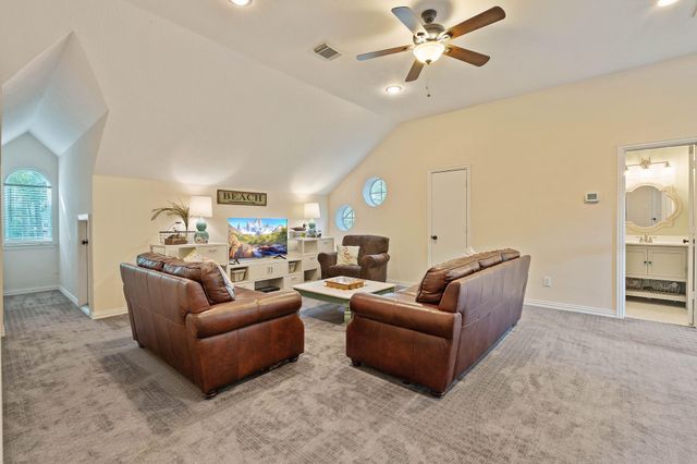 22 Greycrest Place, The Woodlands, TX 77382