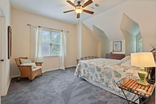 22 Greycrest Place, The Woodlands, TX 77382