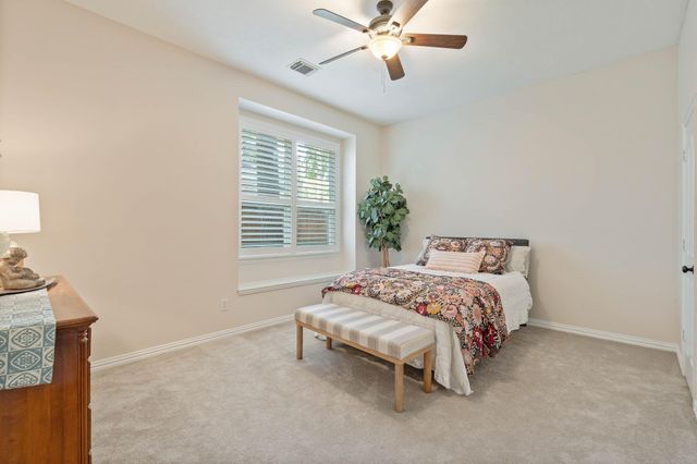 22 Greycrest Place, The Woodlands, TX 77382