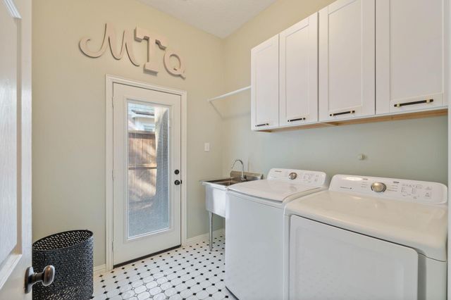 22 Greycrest Place, The Woodlands, TX 77382