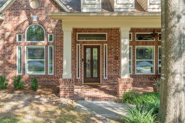 22 Greycrest Place, The Woodlands, TX 77382