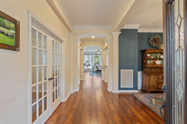 22 Greycrest Place, The Woodlands, TX 77382