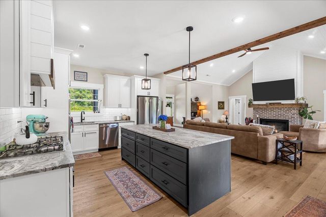 816 Gordon Pond Road, Lafayette, GA 30728