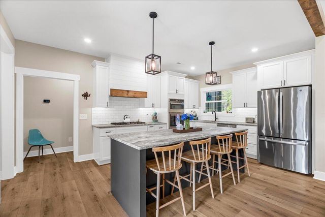 816 Gordon Pond Road, Lafayette, GA 30728