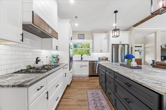 816 Gordon Pond Road, Lafayette, GA 30728