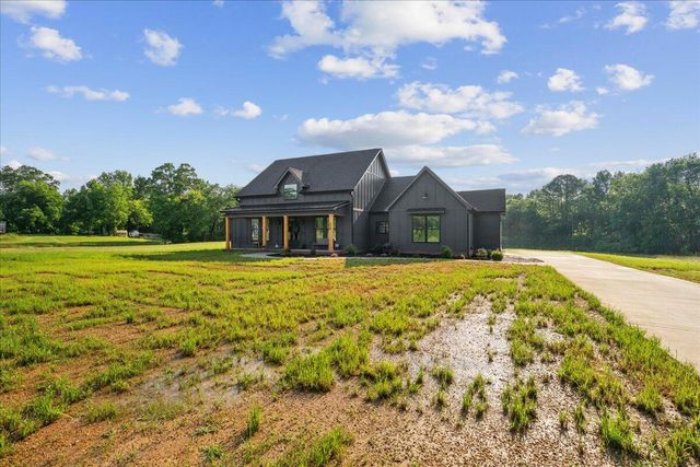816 Gordon Pond Road, Lafayette, GA 30728