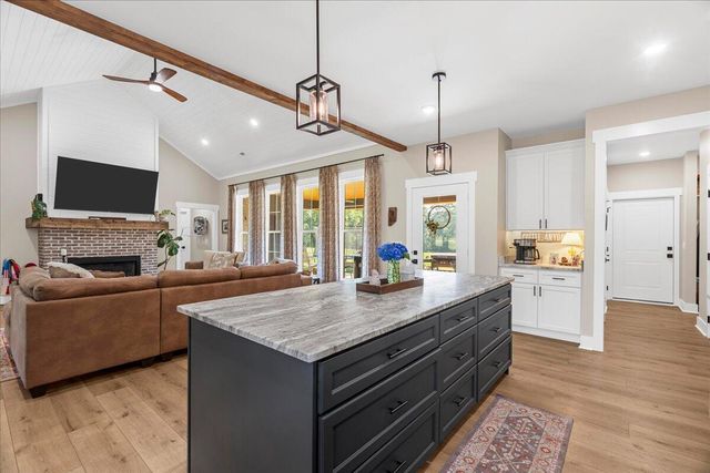816 Gordon Pond Road, Lafayette, GA 30728