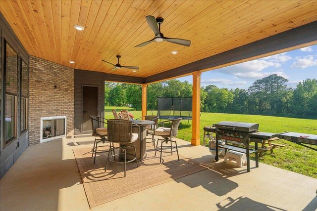 816 Gordon Pond Road, Lafayette, GA 30728