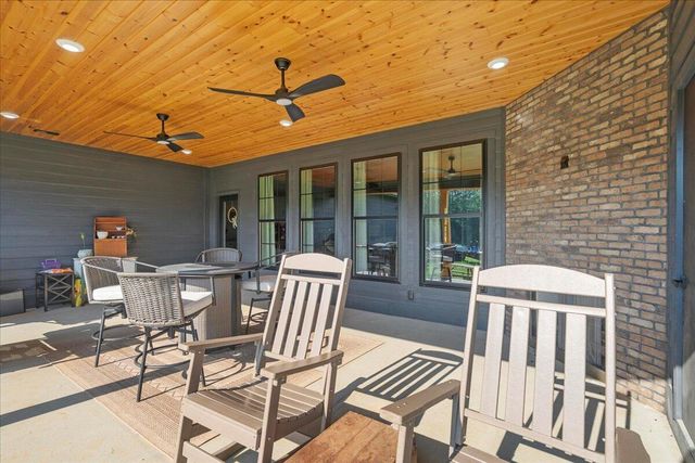816 Gordon Pond Road, Lafayette, GA 30728