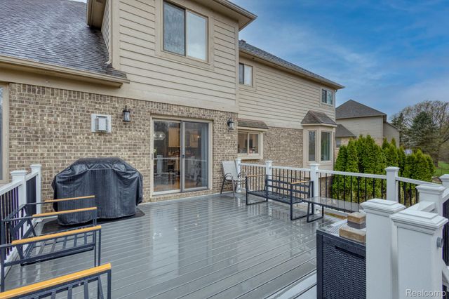 3772 Fawn Drive, Oakland Charter Township, MI 48306