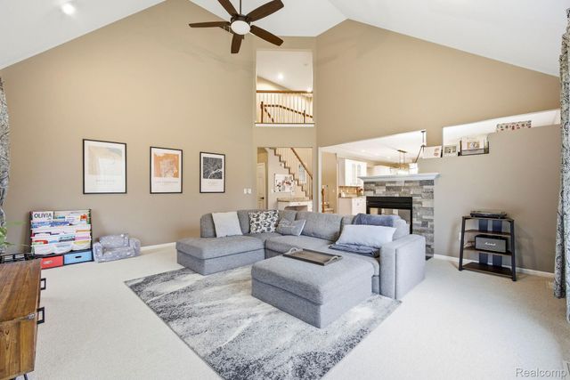 3772 Fawn Drive, Oakland Charter Township, MI 48306