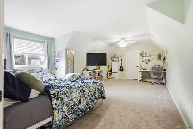 3772 Fawn Drive, Oakland Charter Township, MI 48306
