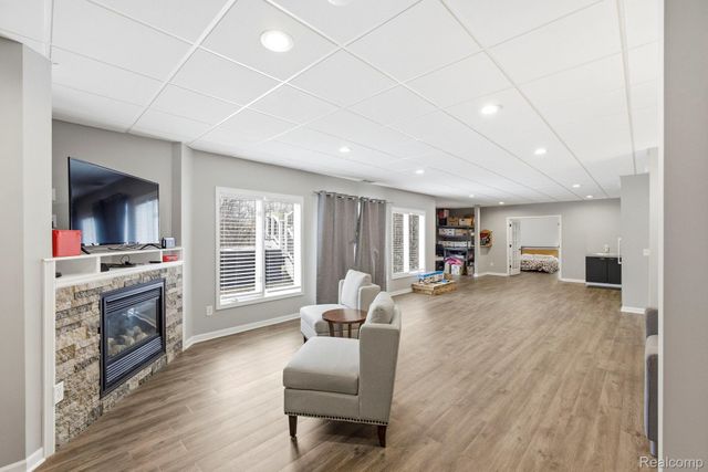 3772 Fawn Drive, Oakland Charter Township, MI 48306