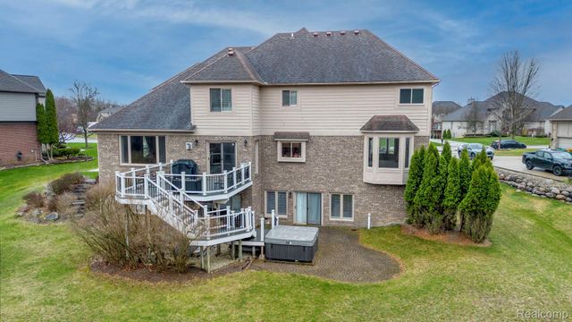 3772 Fawn Drive, Oakland Charter Township, MI 48306
