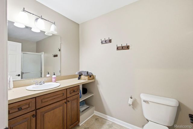 3772 Fawn Drive, Oakland Charter Township, MI 48306