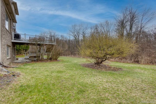 3772 Fawn Drive, Oakland Charter Township, MI 48306