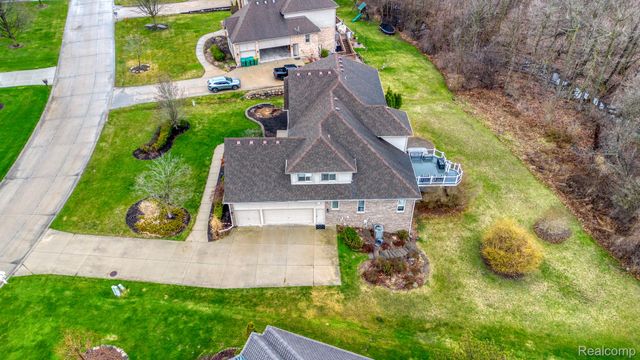 3772 Fawn Drive, Oakland Charter Township, MI 48306