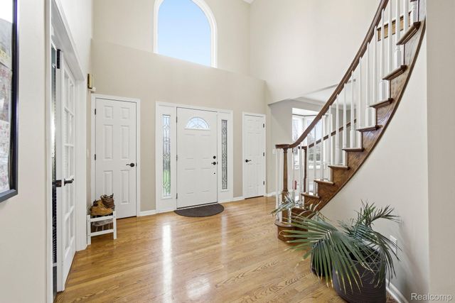 3772 Fawn Drive, Oakland Charter Township, MI 48306