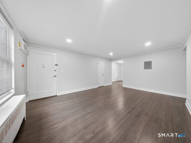 49 Mencel Circle B, Bridgeport, CT 06610