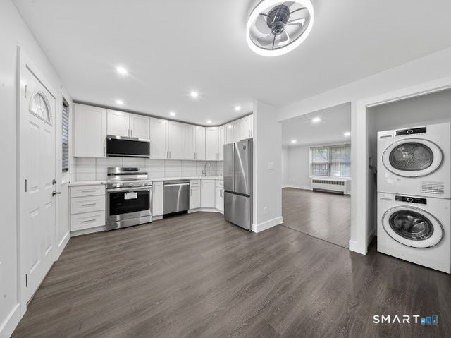 49 Mencel Circle B, Bridgeport, CT 06610