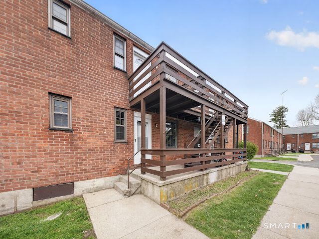 49 Mencel Circle B, Bridgeport, CT 06610
