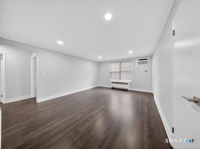 49 Mencel Circle B, Bridgeport, CT 06610